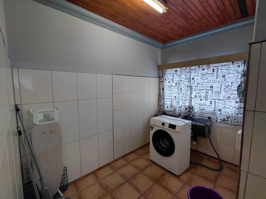 To Let 3 Bedroom Property for Rent in Randlespark North West